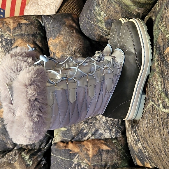 Snow boots - Picture 2 of 4